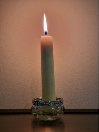 BOUGIE PARCHEMIN Parfumée à l'encens / Réalisation Souhait - Voeux