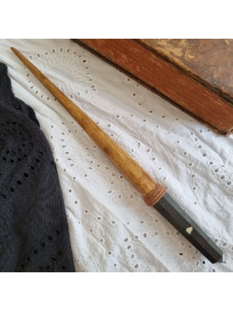 BAGUETTE MAGIQUE bois hêtre et obsidienne